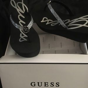 GUESS Women’s Sechi Black Sandal, 9M (US size)